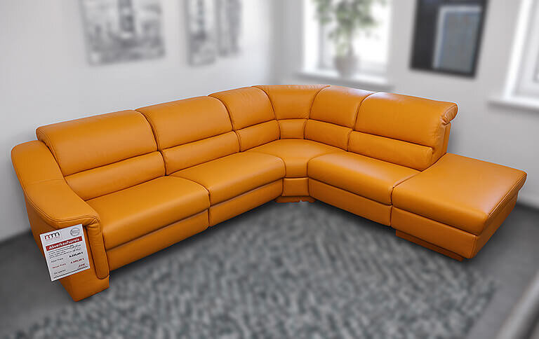 Ecksofa mit 2x elektr. Wall-Free-Funktion / Herz-Waage in safran Ecksofa mit 2x elektr. Wall-Free-Funktion / Herz-Waage in safran